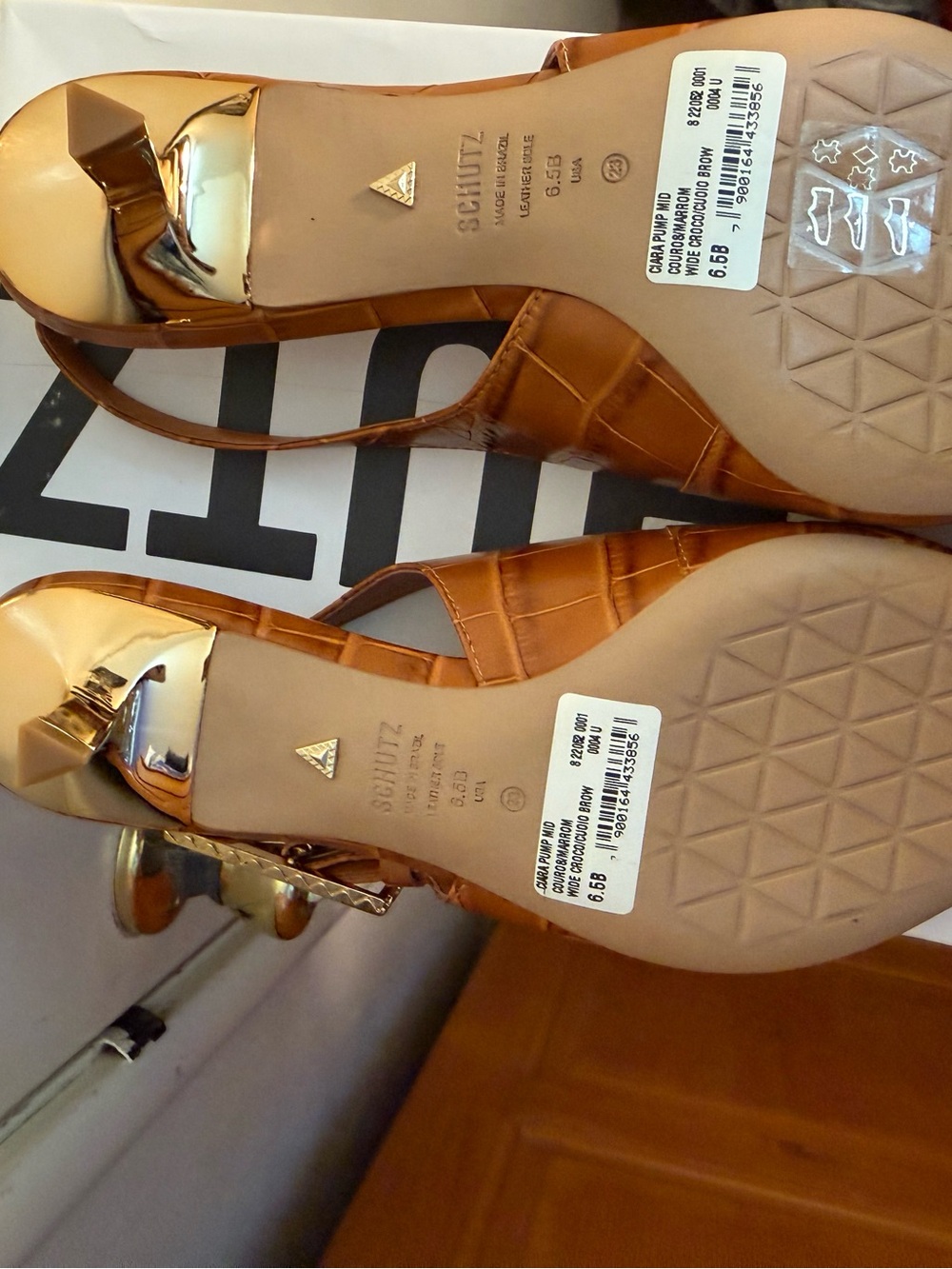 SCHUTZ Tan Croc-Embossed Pointed Slingback Pumps with Gold Buckle - Picture 2 of 4